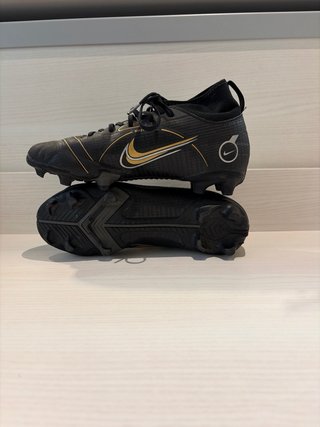 Zapatillas Nike Mercurial Negras y Doradas