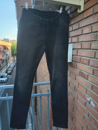 Pantalón vaquero negro chico