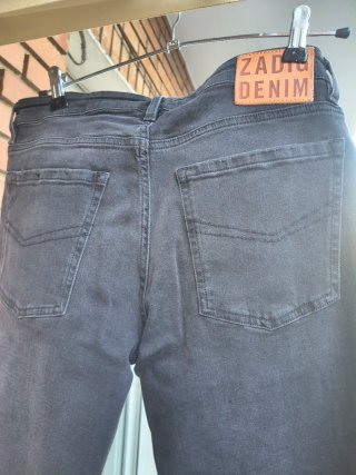 Pantalón vaquero negro chico