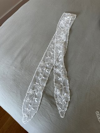 Pañuelo de encaje blanco