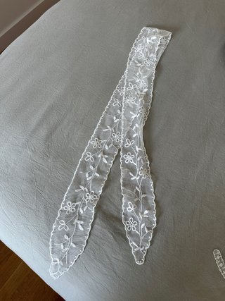 Pañuelo de encaje blanco