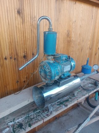 Motor de ordeño azul