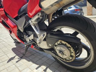 Honda VFR 800 VTEC Roja