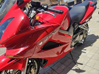 Honda VFR 800 VTEC Roja