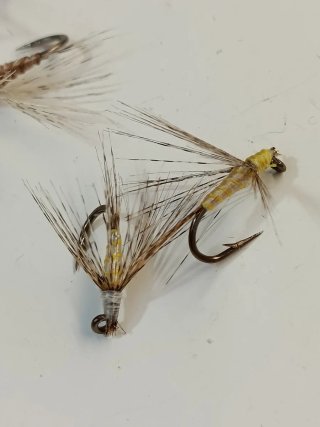 27 Moscas Ahogadas Pesca