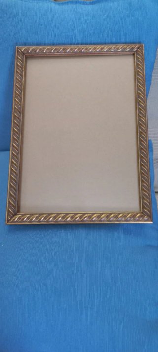 Marco de fotos de madera dorado a 3 € CADA UNO
