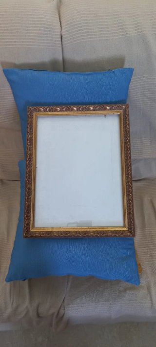 Marco de fotos de madera dorado a 3 € CADA UNO