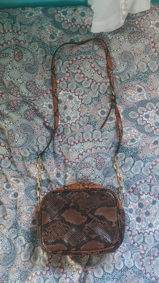 Bolso de piel serpiente