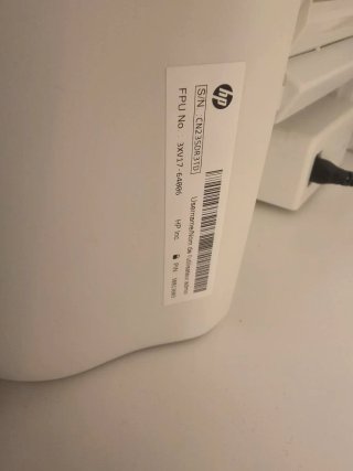HP DeskJet 2721e y dos cartuchos nuevos