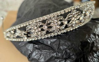 Tiara Novia de Pronovias. Modelo Edusa