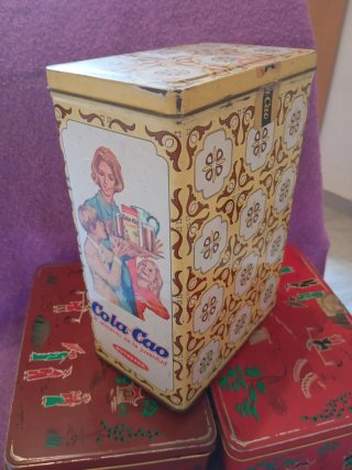Lata antigua Cola Cao y Pompadour