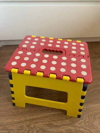 Taburete infantil plegable azul y rojo