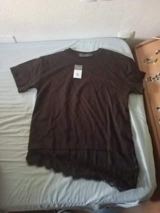 Camiseta Primark volantes encaje talla S