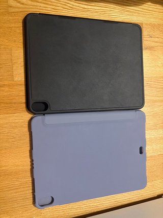 2 Fundas iPad Air 4: Negra y Azul Claro