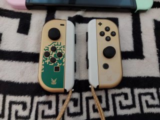 Nintendo Switch OLED Edizione Zelda + Extra