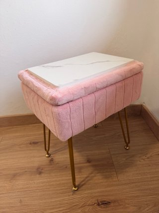 Taburete con almacenaje rosa y dorado