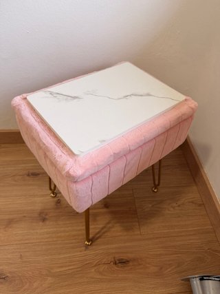Taburete con almacenaje rosa y dorado