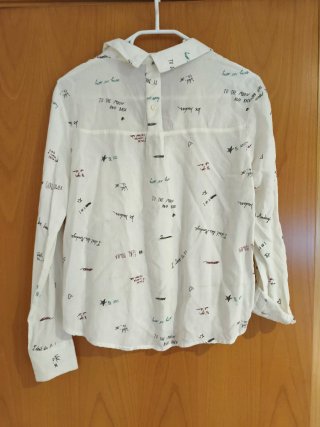 Camisa blanca estampada mujer