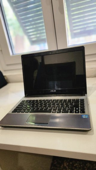 Portatile ASUS 14 Core i5, 8GB RAM