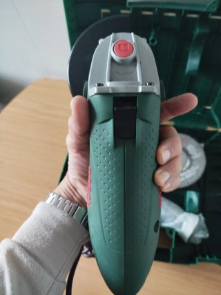 Amoladora Bosch con maletín