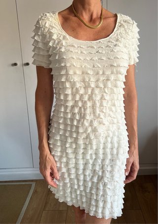 Vestido blanco con volantes