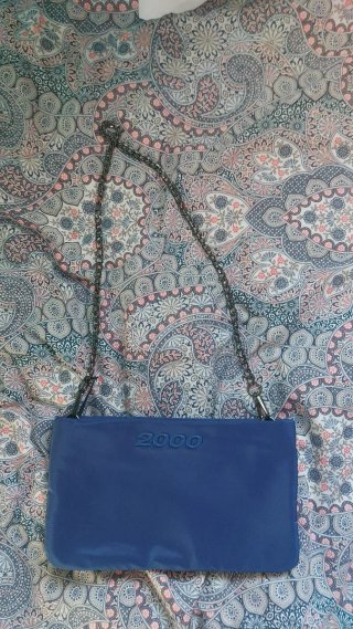 Bolso de mujer azul y negro