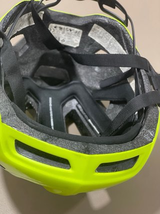 Casco Van Rysel fluorescente