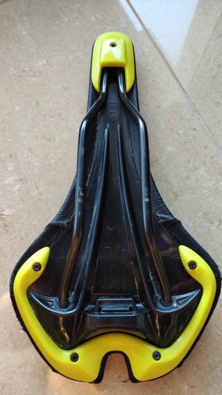 Sillín y Puños Orbea Negros