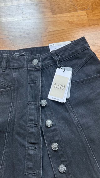 Falda vaquera negra Stradivarius Talla 42