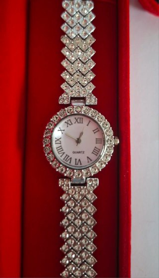 Elegante Set Regalo: Reloj y Conjunto plateado