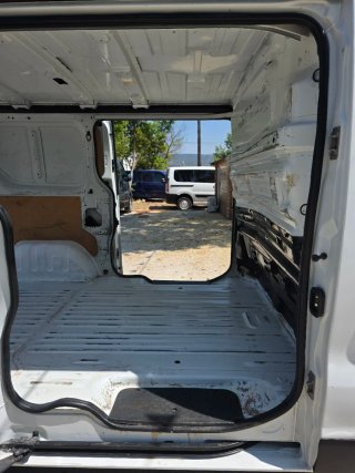 Nissan NV300 2017