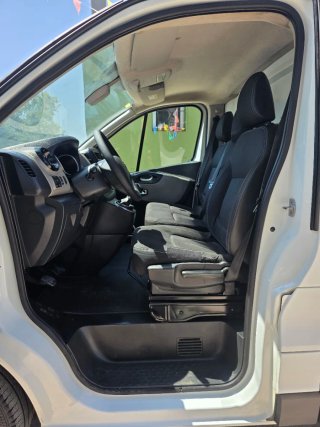 Nissan NV300 2017