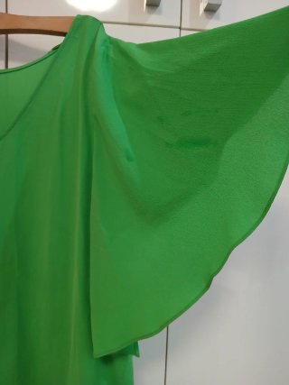 Camisa verde escote pico