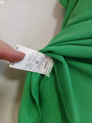 Camisa verde escote pico