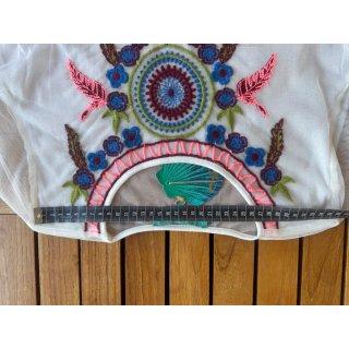 Blusa tul bordada étnica blanca