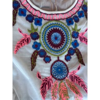 Blusa tul bordada étnica blanca