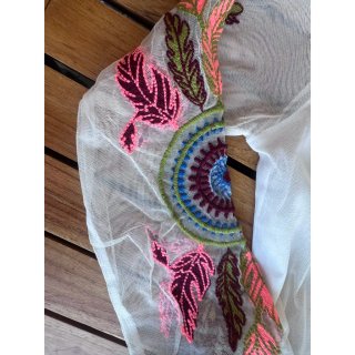Blusa tul bordada étnica blanca