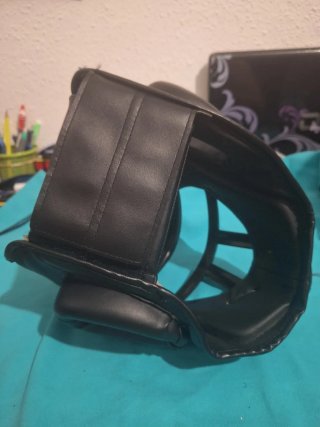 Casco de protección negro