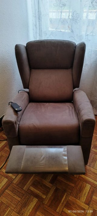 Sillón eléctrico reclinable gris "Acomodel"