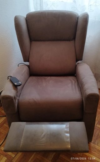 Sillón eléctrico reclinable gris "Acomodel"