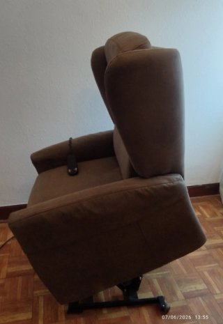 Sillón eléctrico reclinable gris "Acomodel"