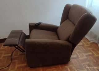 Sillón eléctrico reclinable gris "Acomodel"