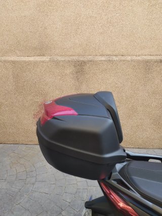 Yamaha XMAX de 125 Negra mate
