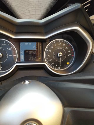 Yamaha XMAX de 125 Negra mate
