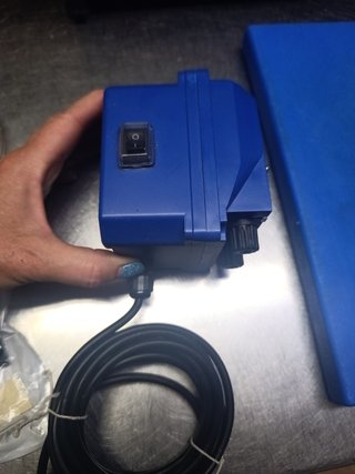 Bomba dosificadora azul