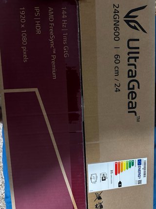 LG UltraGear 24GN600 24” IPS 144Hz Full HD + Caja