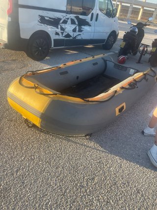 Zodiac con motor Yamaha 6 CV o cambio coche