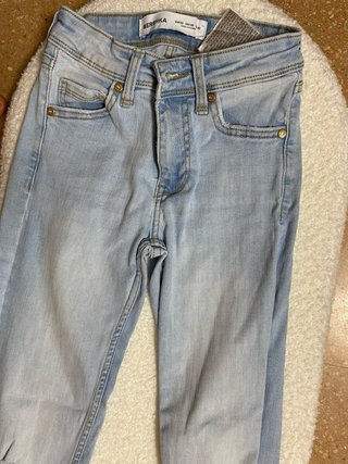 Bershka Pantalón Pitillo Azul Roto Talla 32