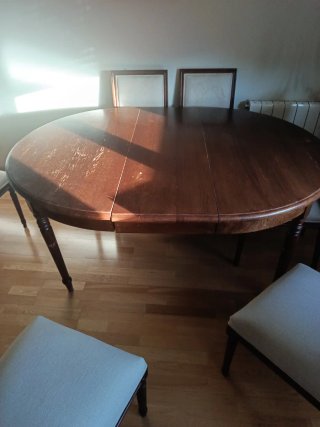 Mesa de comedor redonda de madera y 6 sillas