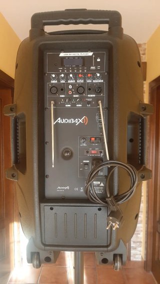 Altavoz Audibax 15" con batería + Trípode audibax